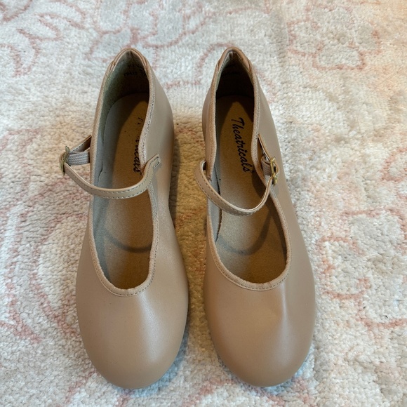 NWOT Theatricals Tan Tap Shoes - Picture 1 of 5